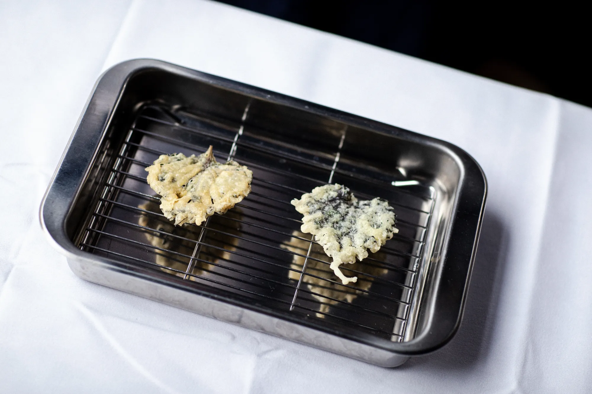 Tempura-amuses van het kerstmenu bij De Matroos en het Meisje in Katendrecht